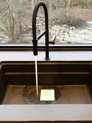 F25304MB04_1200x1040 BRIZO Pull-Out Faucet with Dual Spray Functionality